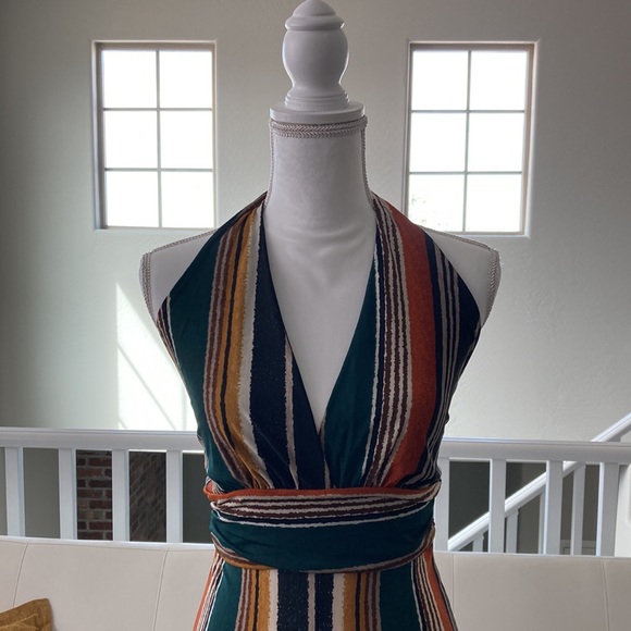 NWOT Halter Jumpsuit- Size Med - Picture 2 of 3